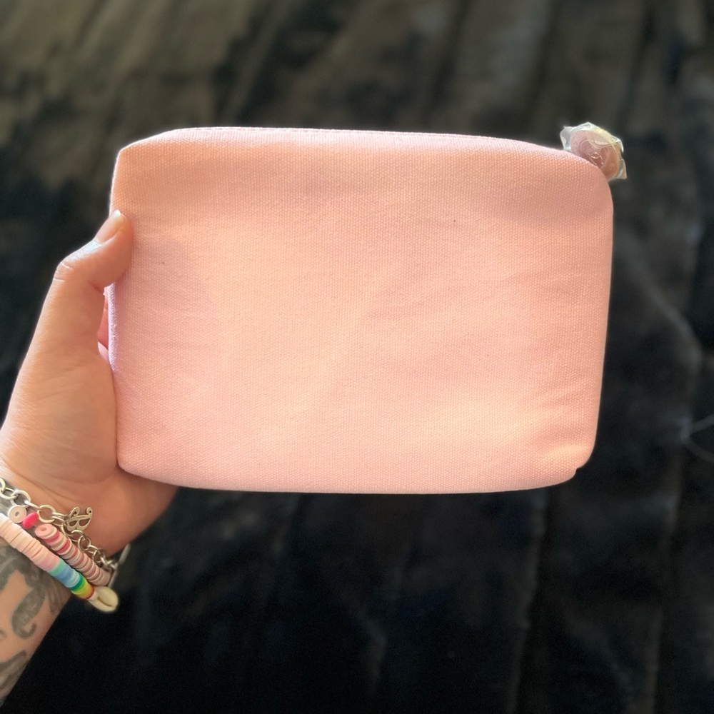 Chanel Perfume pouch Came with Chanel Chance set. 💯 Authentic Beauty line pink - Picture 3 of 7